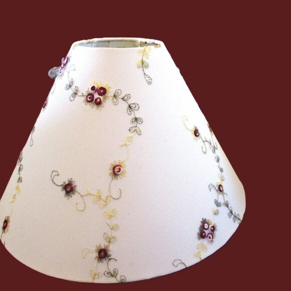 Vtg Off White Large Hurricane lampshade pair of delicate red flowers & green vin - Picture 4 of 16